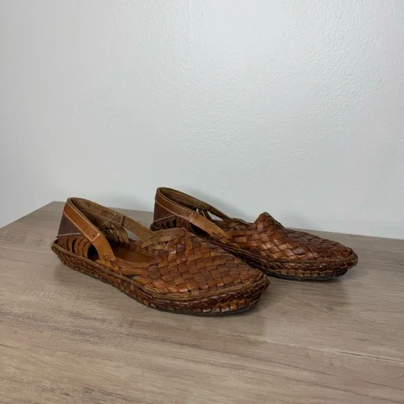 Mohinders Leather Woven Shoe in Walnut - Picture 4 of 10